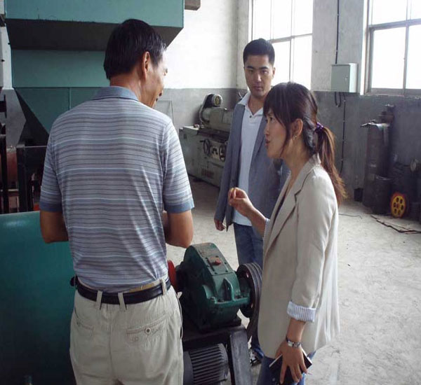 新加坡友人在我廠(chǎng) 新加坡友人在我廠(chǎng)