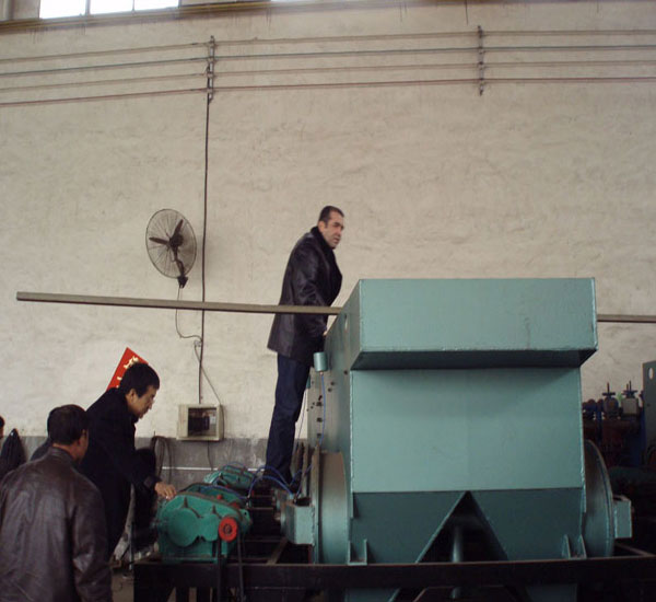 美國(guó)友人在我廠(chǎng) 美國(guó)友人在我廠(chǎng)